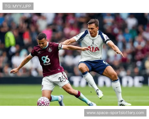 热刺两球落后逼平曼城，索兰克倒钩破门技惊四座